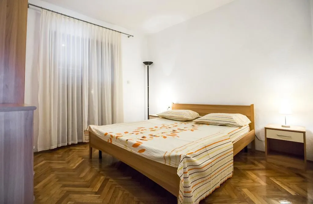 Apartments Bago Trogir 0*,
