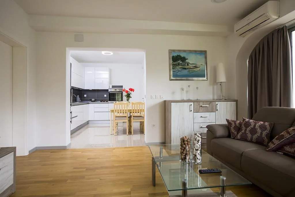 Apartments Bago Trogir 0*,